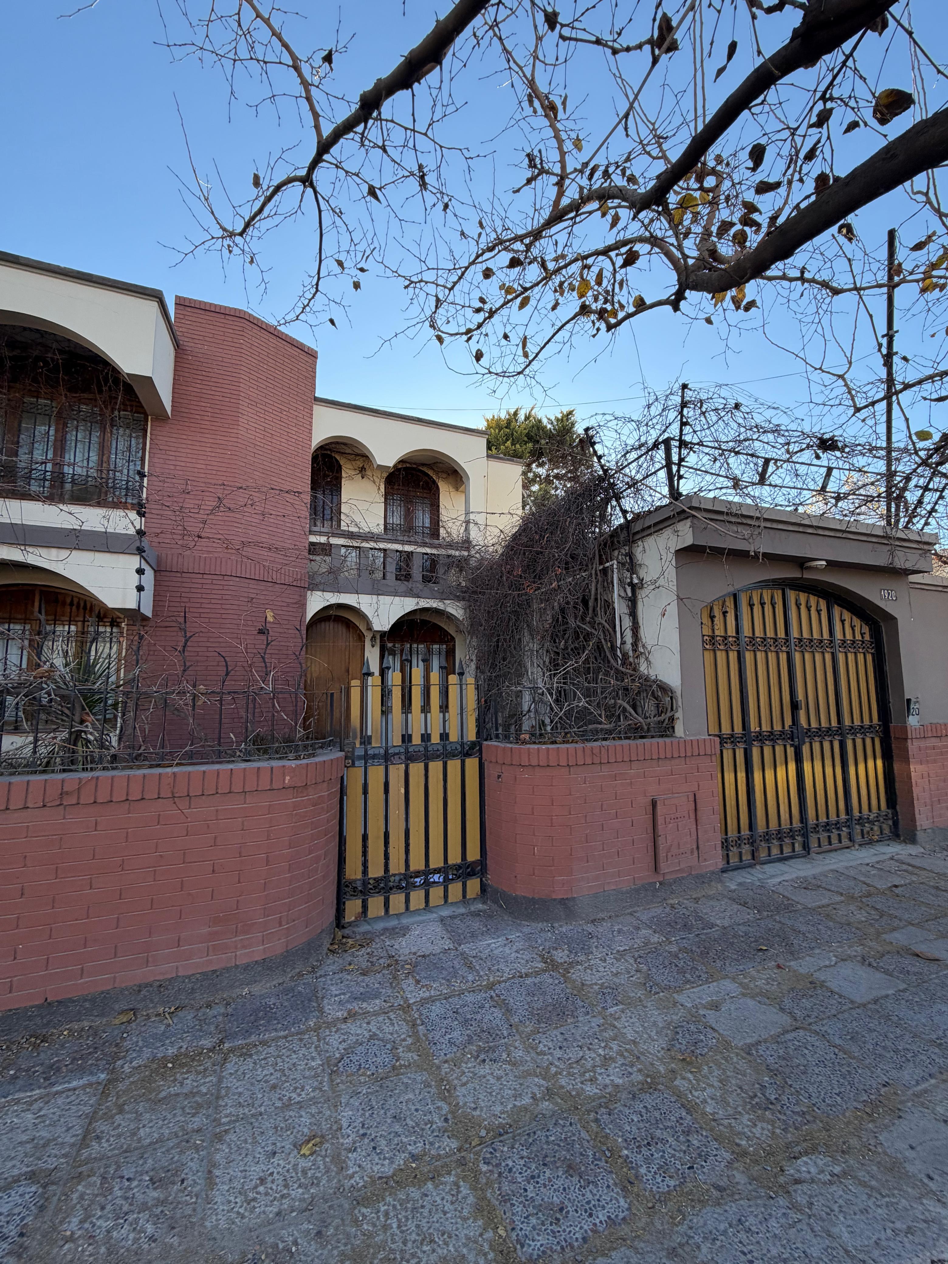 Casa en venta en Guaymallén — Tirasso 1920